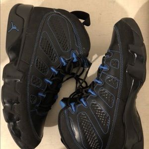 black bottom 9s
